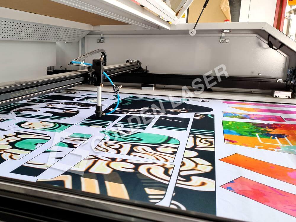 Large Format Vision Laser Cutting Machine For Tackle Twill Logos