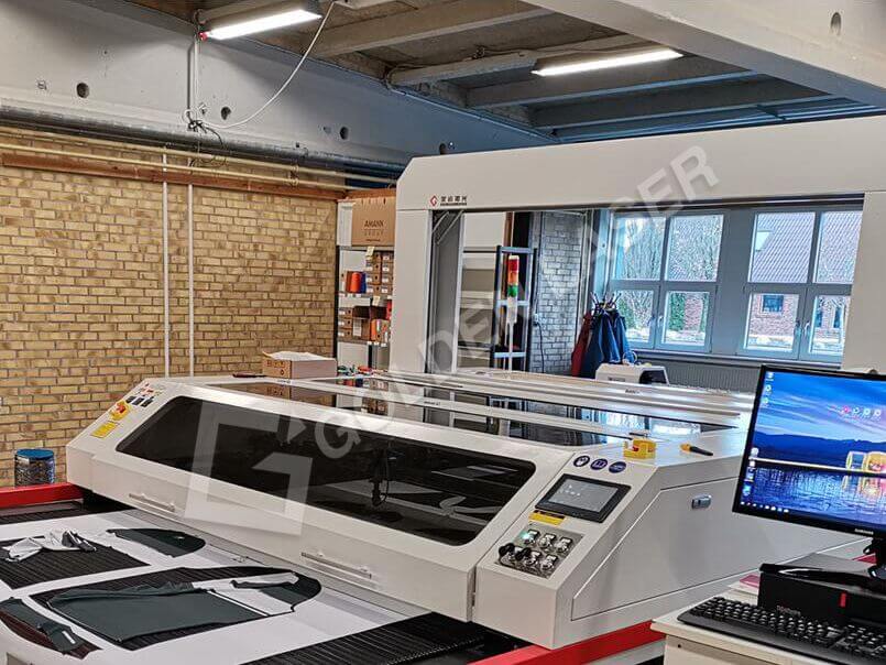 Fabric Laser Cutter, Sportswear Laser Cutting Machine